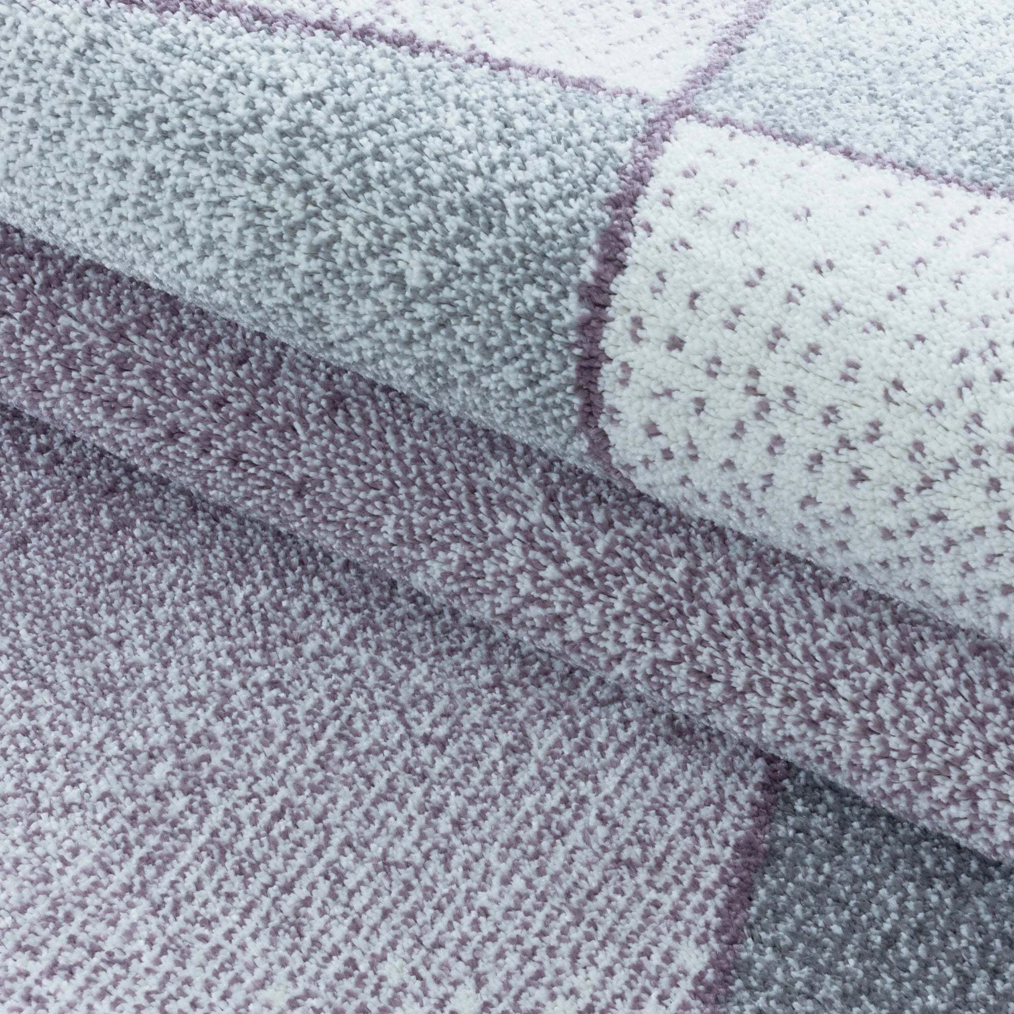 Teppich Mit Geometrischem Scherbenmuster | Lila Teppich