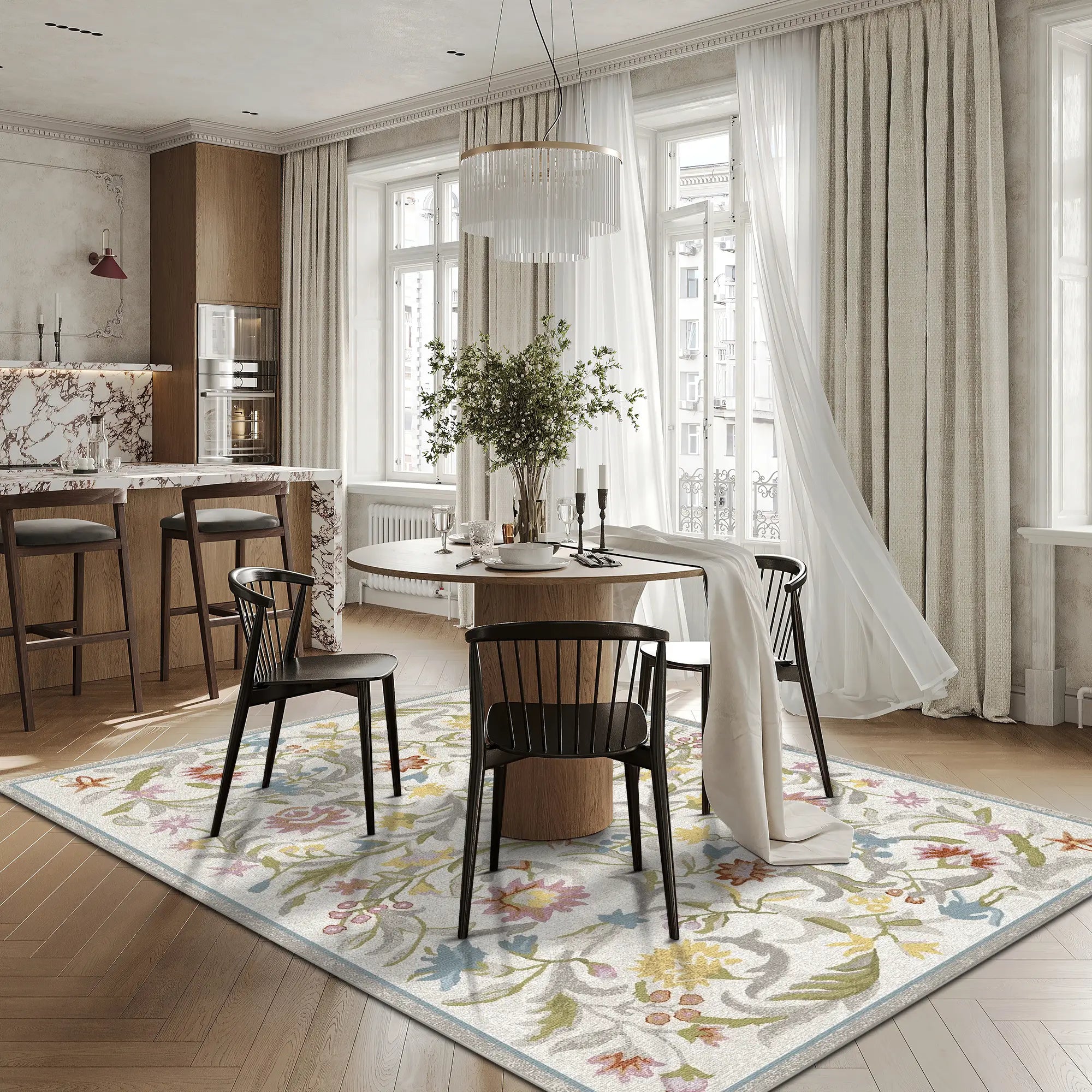 Moderne Küche und Essbereich mit Holztisch und Stühlen, großen Fenstern und dekorativen Elementen.
