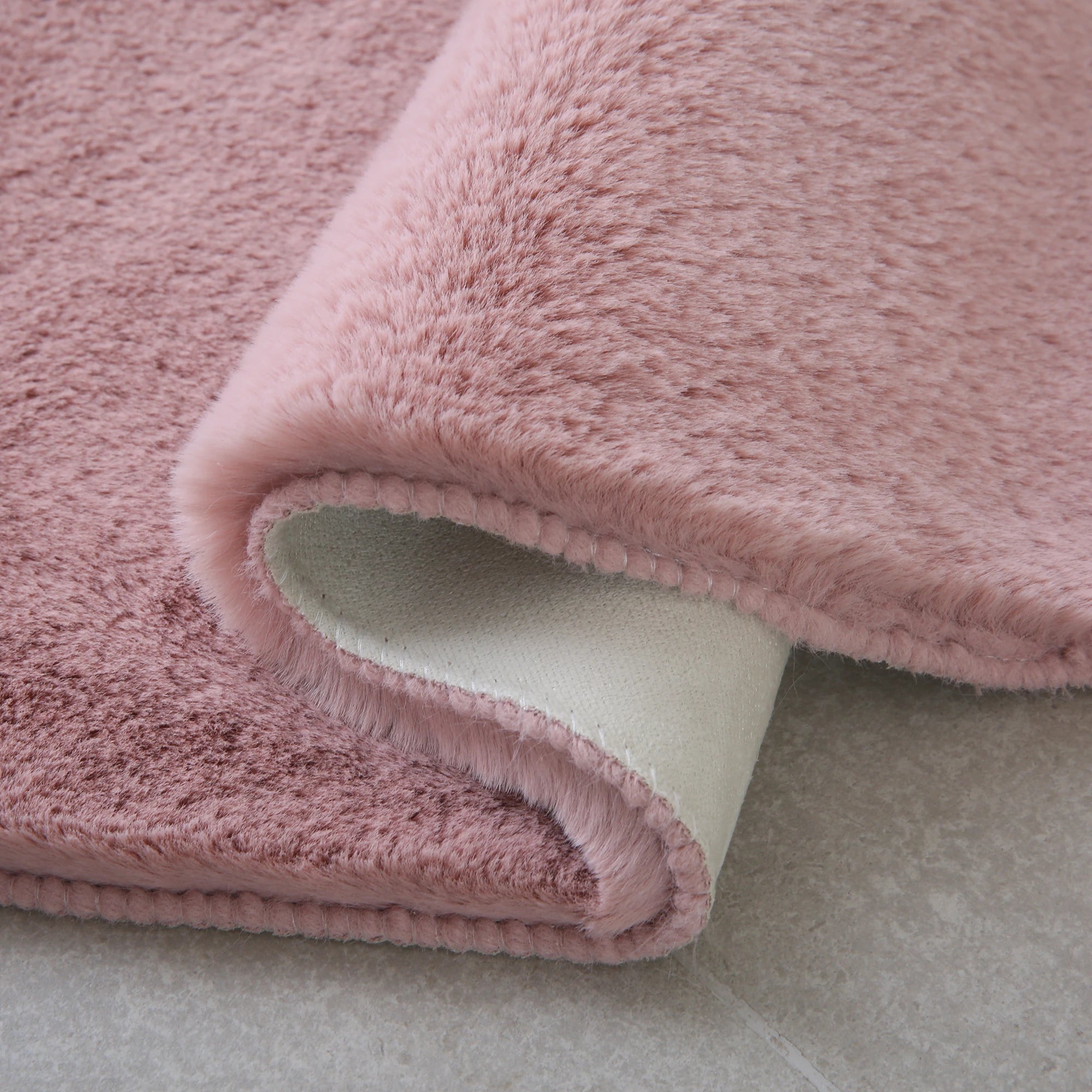 Herzförmiger Teppich | Rosa