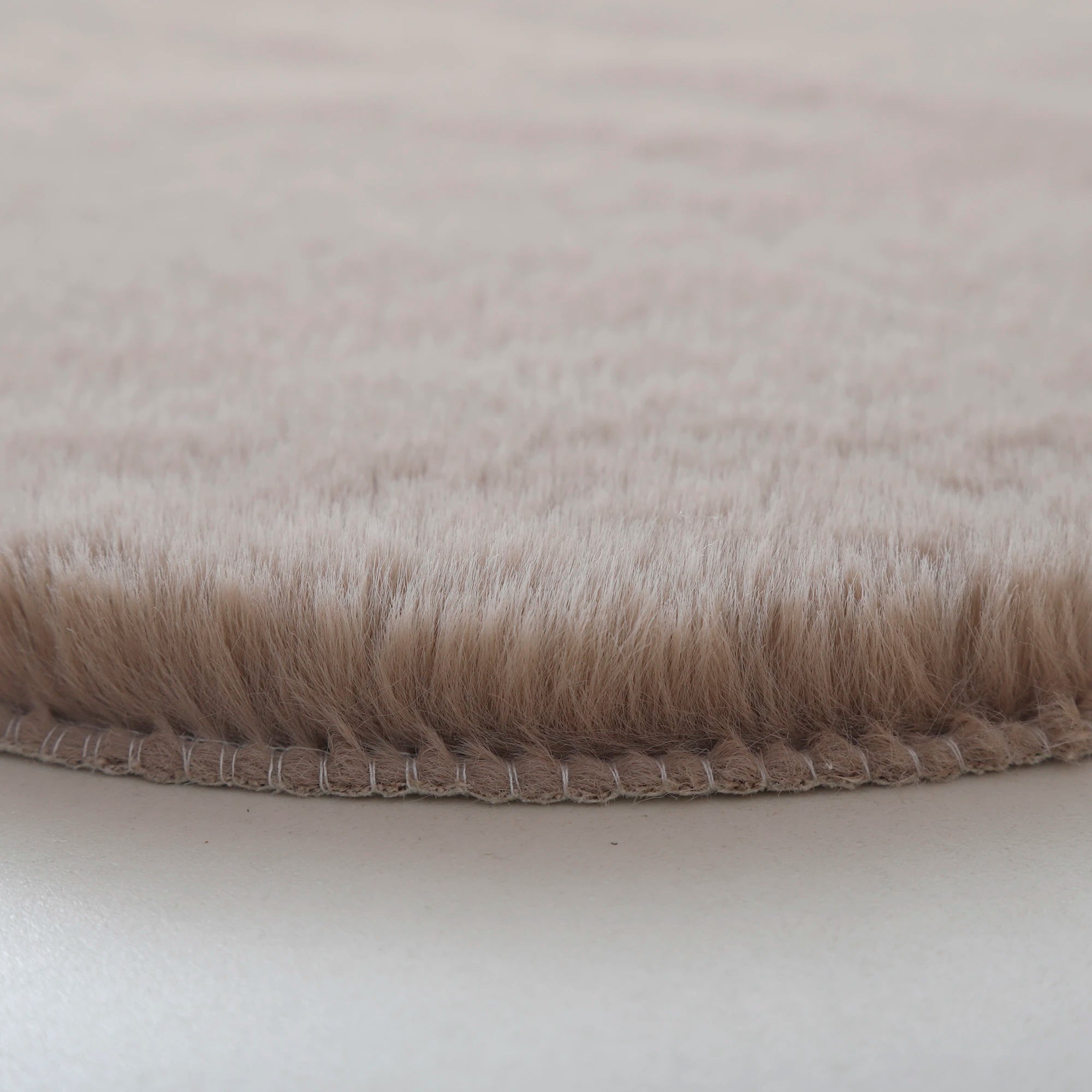 Teppich in Kleeblattform Beige