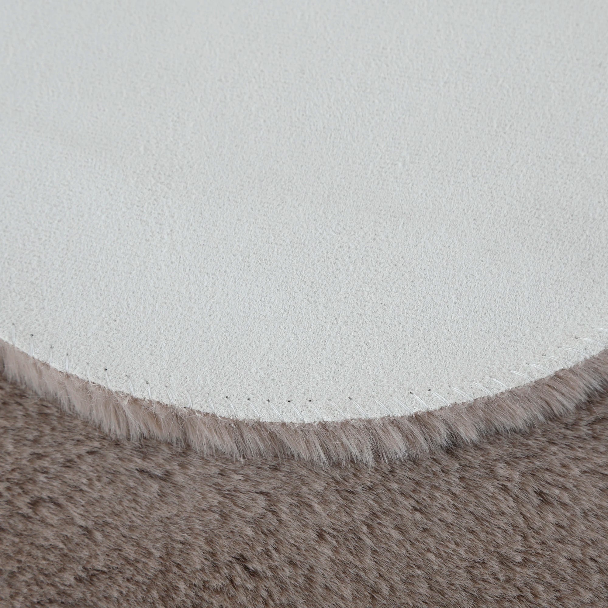 Teppich in Kleeblattform Beige