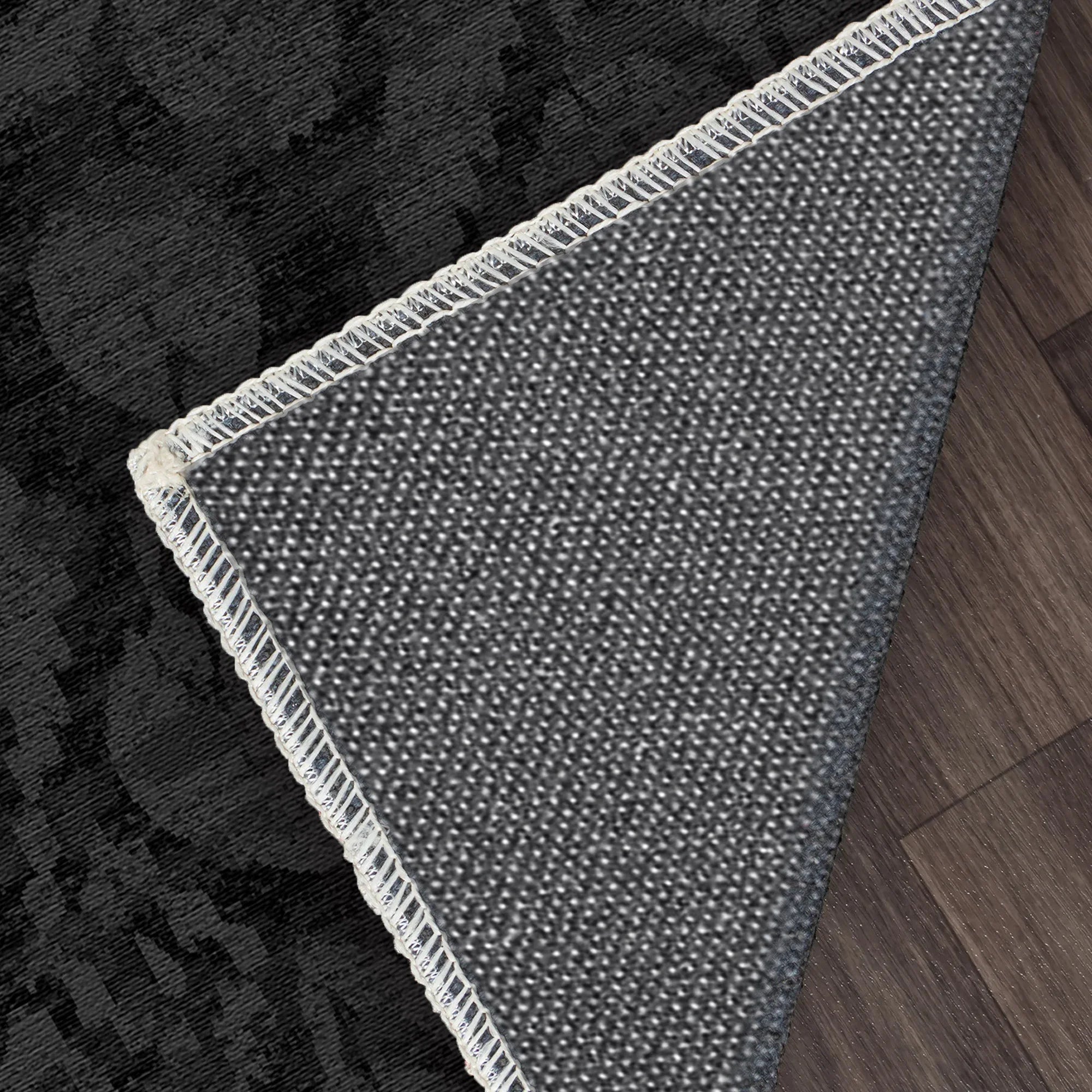 Midnight Shadow Ikat Teppich