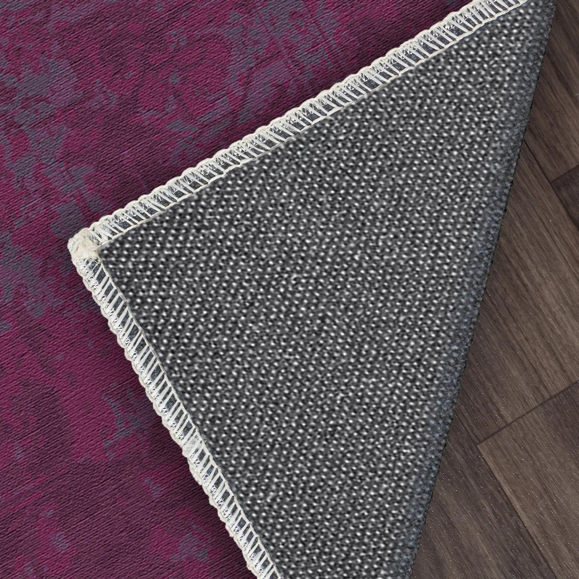 Souveräner Magenta Gelöschter Medaillon Teppich