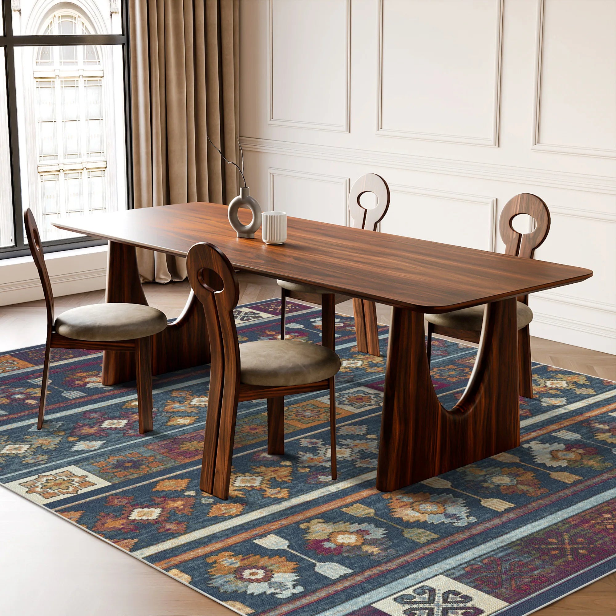 Gestreifter Teppich mit nomadischer Erzählung