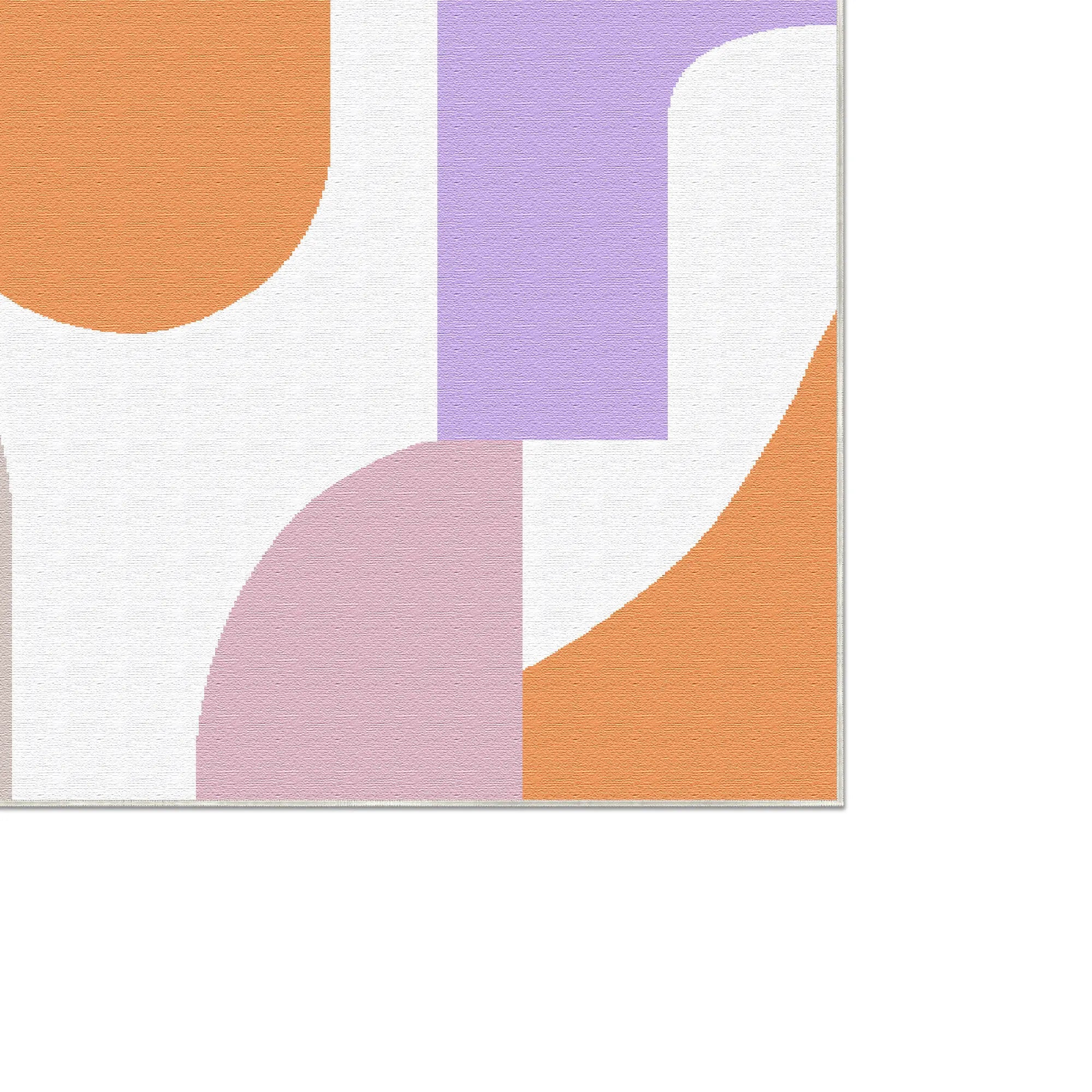 Nahaufnahme eines Teppichs mit abstrakten Formen in Orange, Lavendel, Pink und Weiß