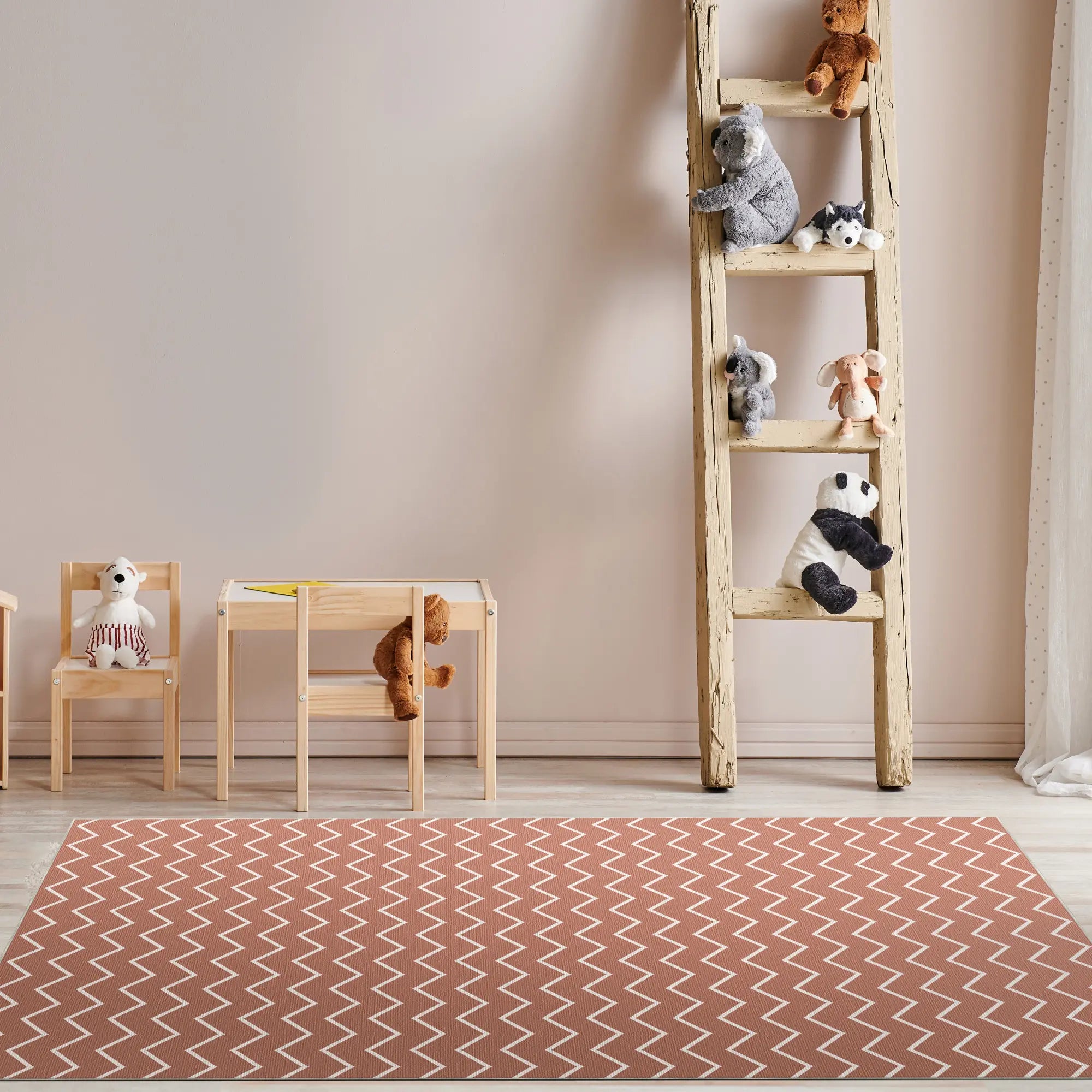Waschbarer Terrakotta Chevron-Teppich