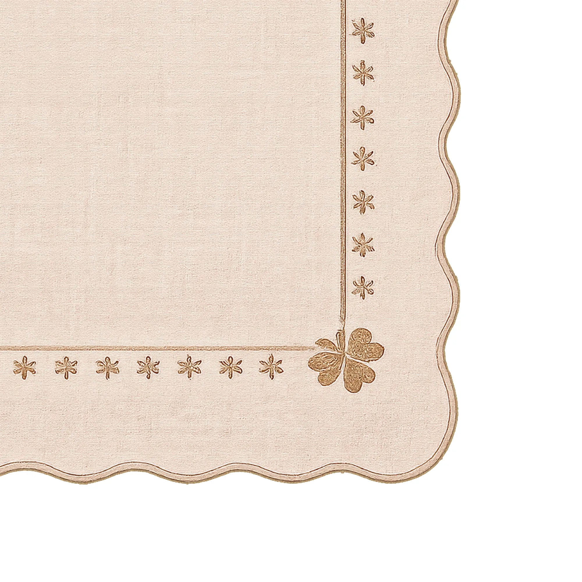 Eleganter Teppich mit gewelltem Kleeblattrand