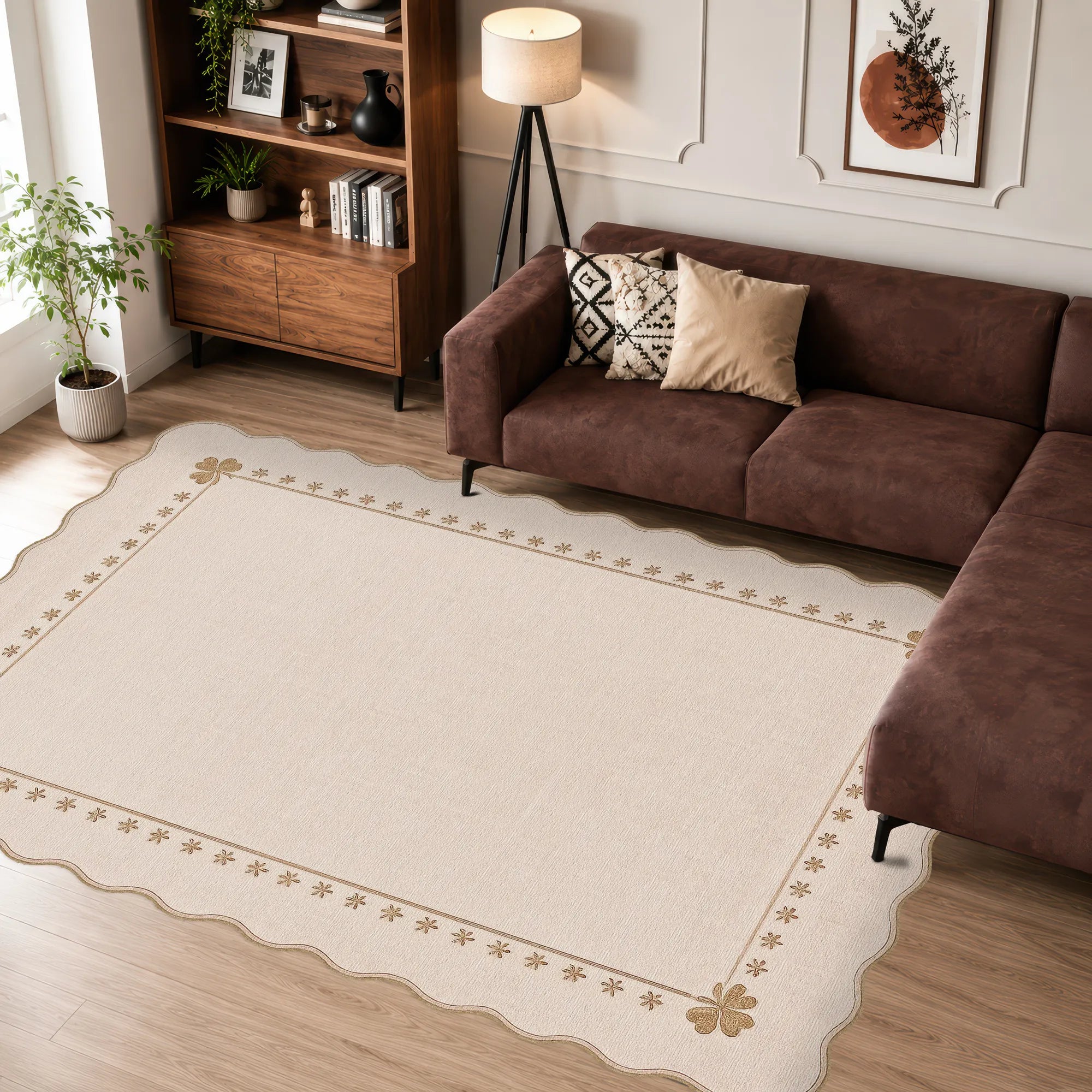 Eleganter Teppich mit gewelltem Kleeblattrand