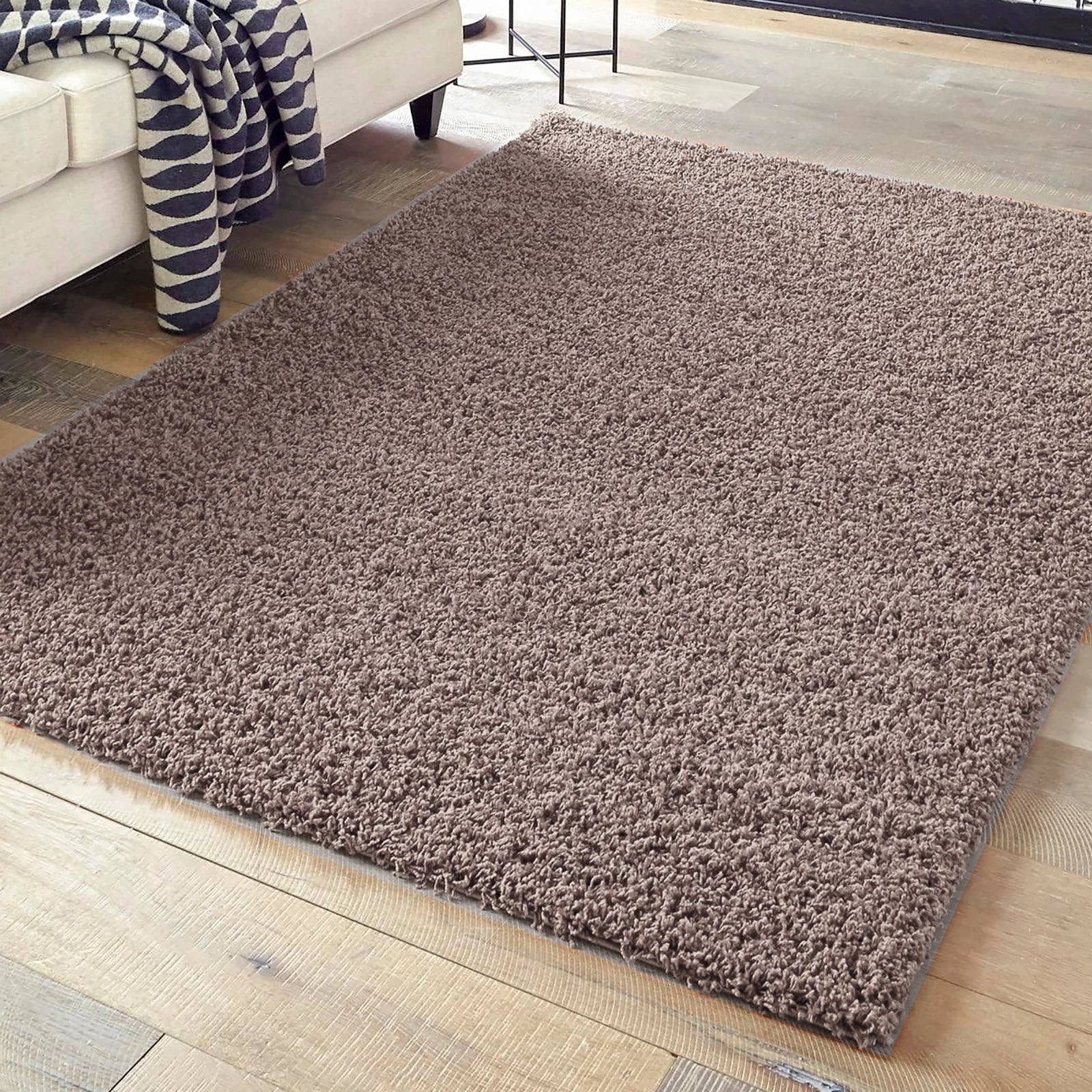 Samtteppich in Taupe weich