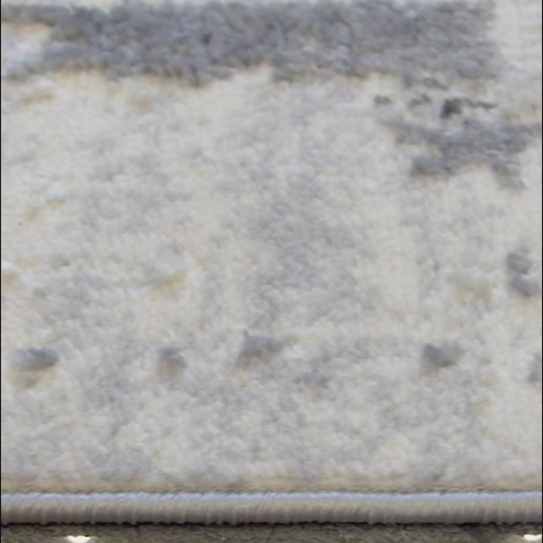 Abstrakter Teppich in Stahlnebelgrau